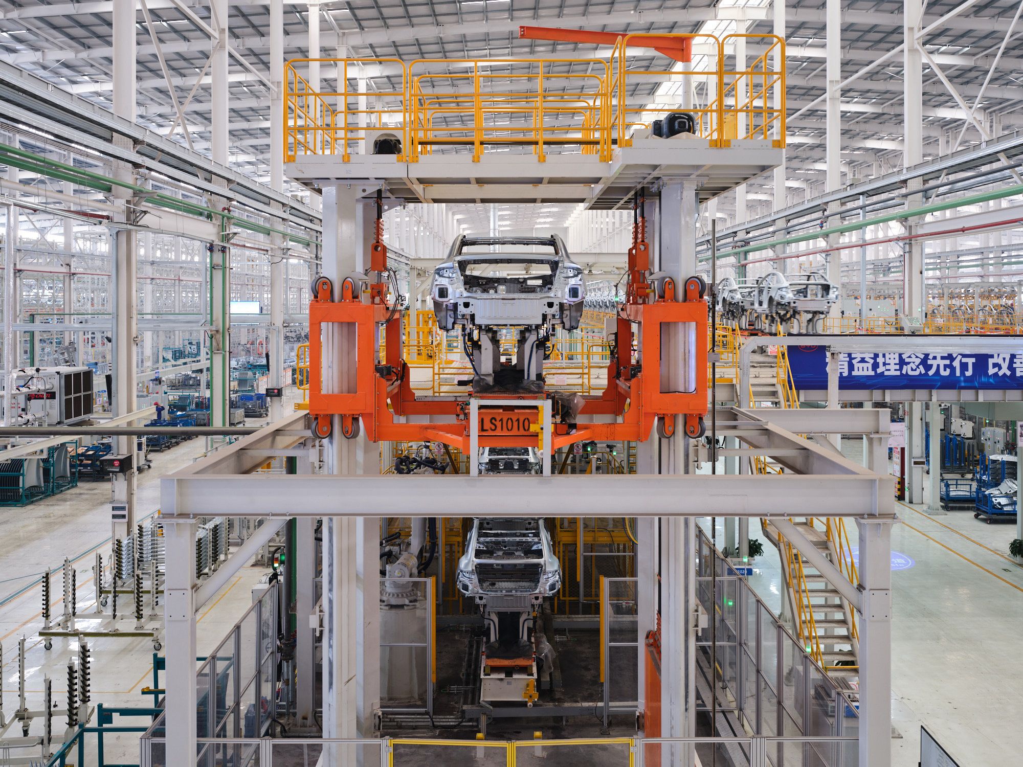 Edward Burtynsky's photo "BYD Manufacturing Facility #1" was shot in one of Chinese car giant BYD's factories in Changzhou, Jiangsu Province.