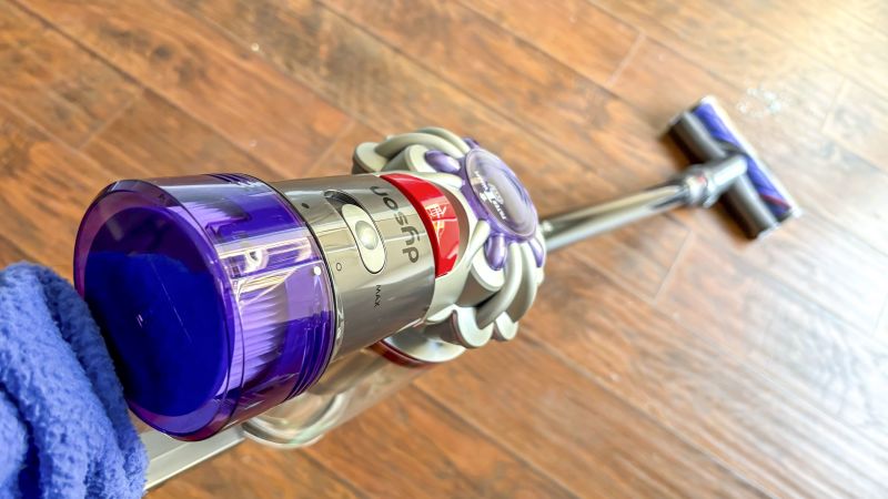 ☆値下げ☆ Dyson V8 Dyson's V8 cordless vacuum is 31% off during October Prime Day