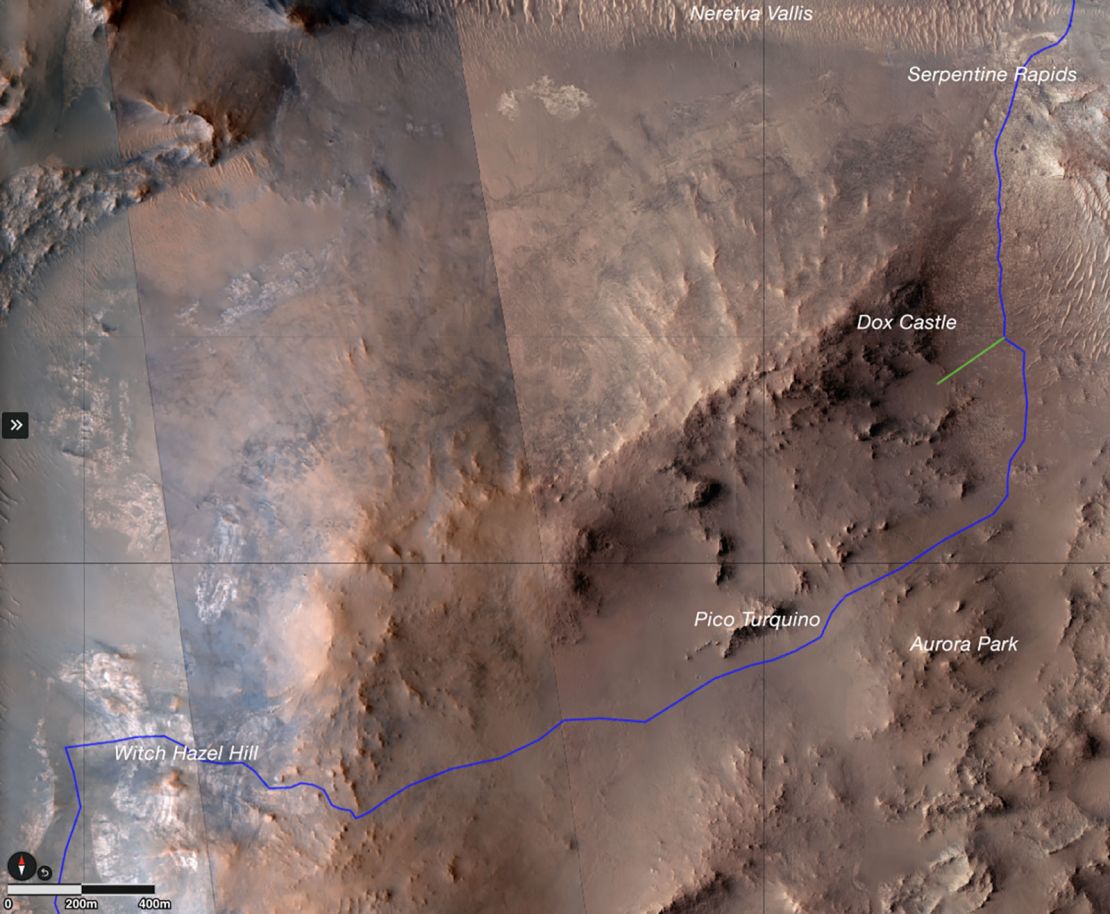 Un mapa muestra la ruta que tomará Perseverance (en azul) a medida que sube el borde occidental del cráter Jezero, llegando primero al “Castillo Dox” y luego investigando el área del “Pico Turquino” antes de acercarse a la “Colina Witch Hazel”. (NASA/JPL-Caltech /Universidad de Arizona)