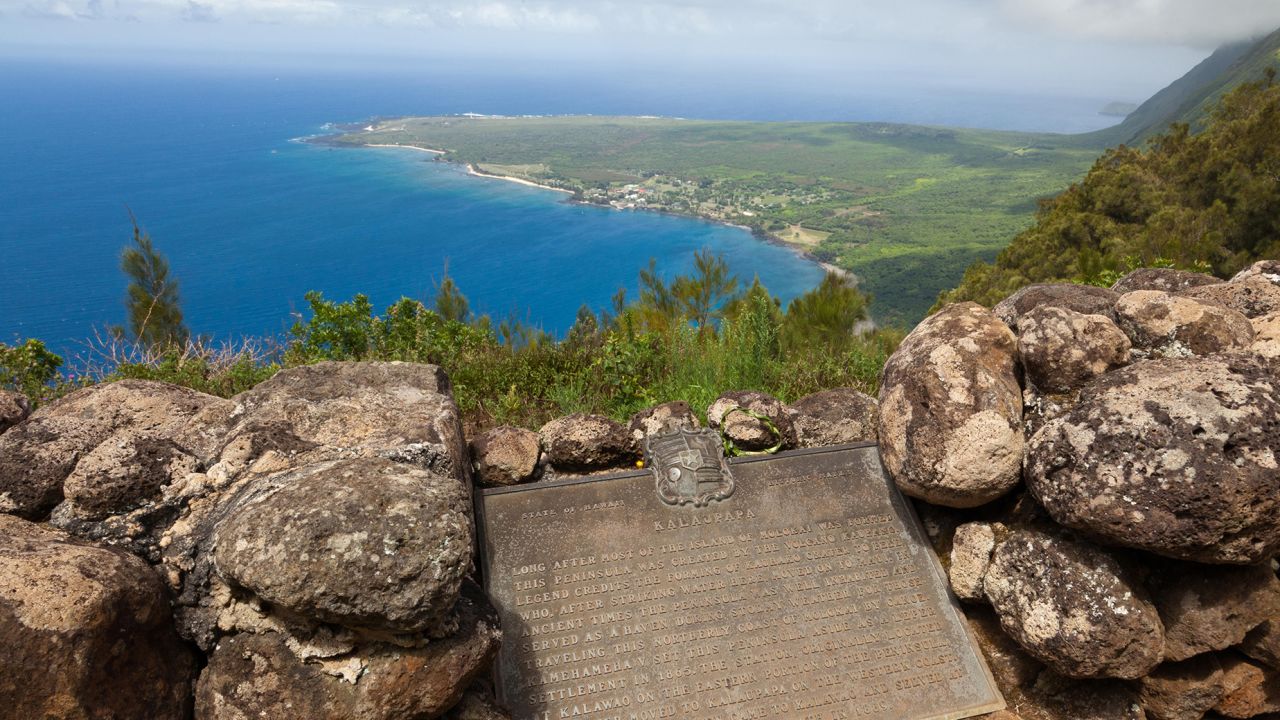 E62Y8Y Kalaupapa Lookout on Molokai Hawaii where Saint Damien lived with victims of Hansen's disease.
