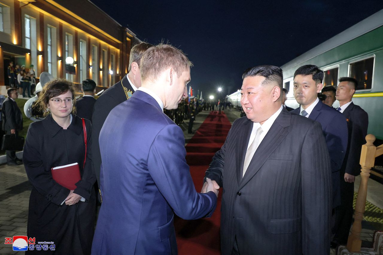 North Korean leader?Kim?Jong?Un?shakes hands with Russian Natural Resources Minister Alexander Kozlov in Khasan, Russia, on Tuesday, September 12.