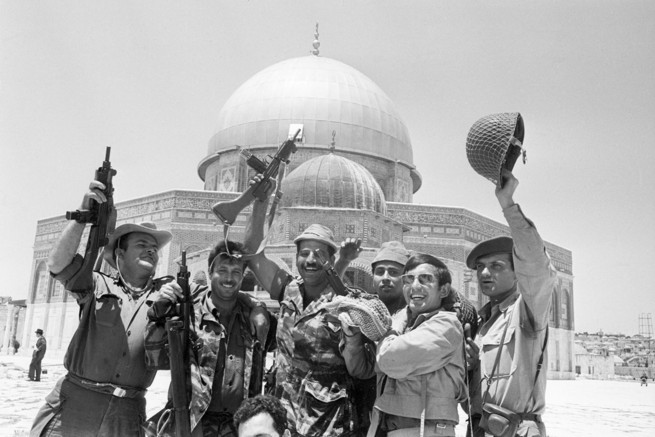 Israeli soldiers celebrate the capture of Old Jerusalem in June,1967.