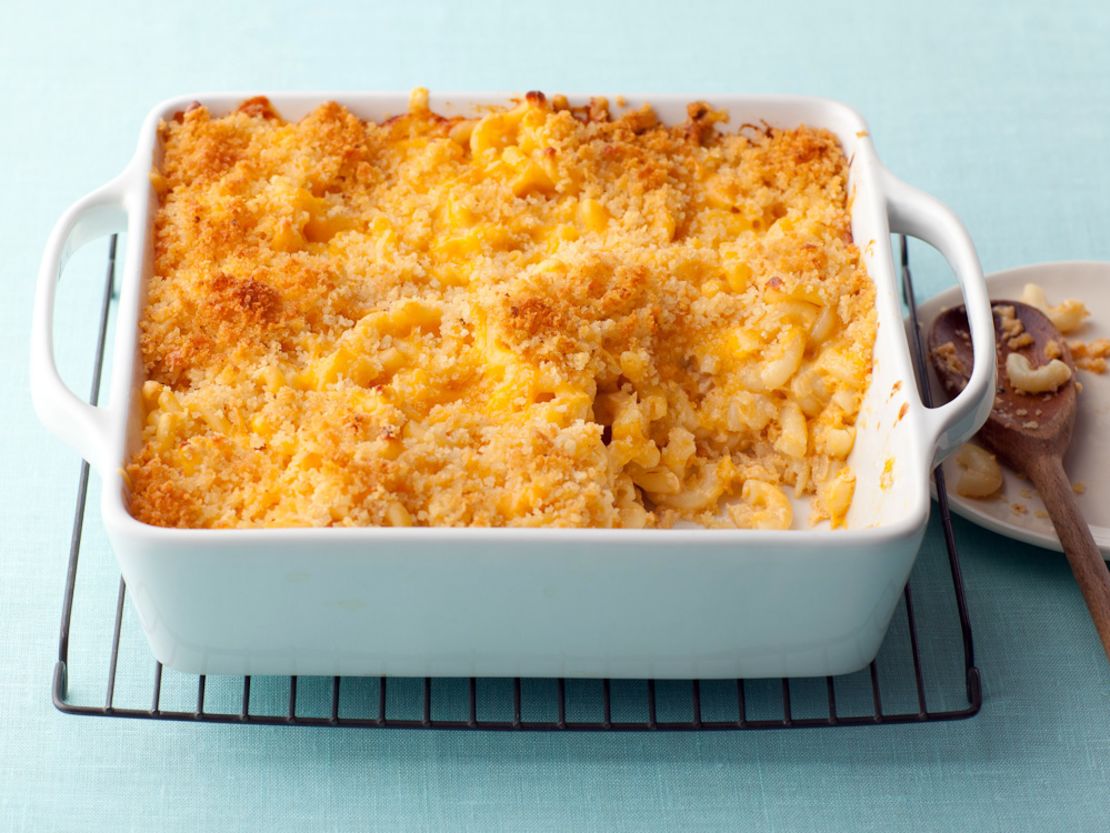 EA1E10_Baked-Macaraoni-and-Cheese_s4x3.jpg