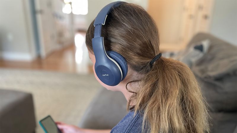 Child friendly online headphones