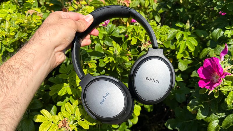 ヘッドホン EarFun Tune Pro ANC Wireless Headphones EarFun Tune Pro wireless headphones review | CNN Underscored