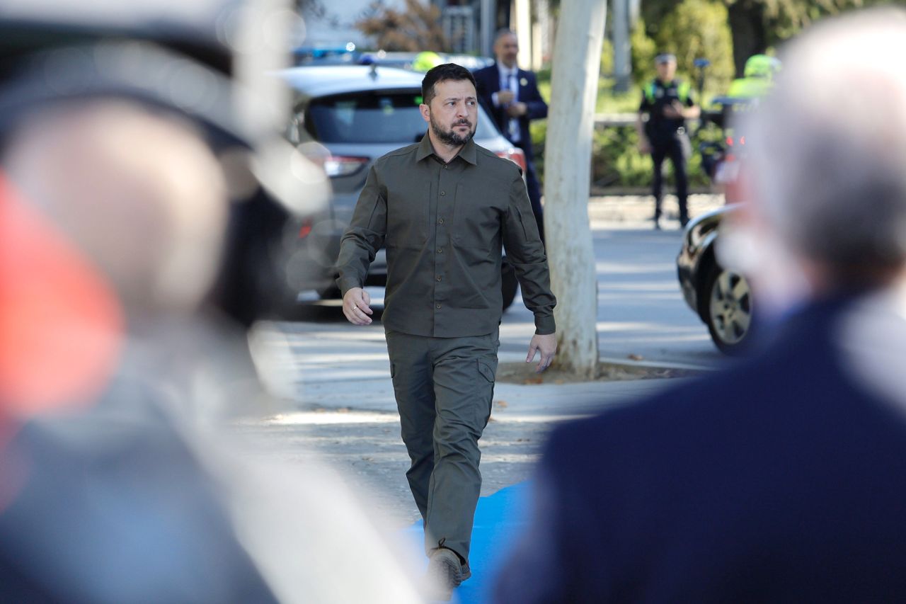 The President of Ukraine, Volodymyr Zelensky, arrives at the Palacio de Congresos de Granada to participate in the summit of the European Political Community (EPC), on October 5, in Granada, Spain.