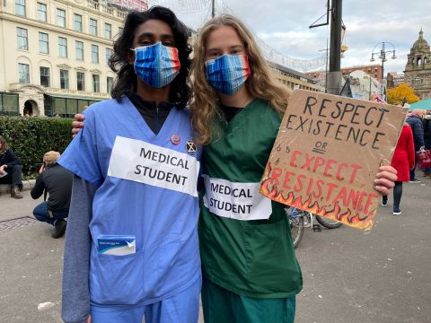 From left, medical students Vidya Nanthakumar, 21, and Lizzie Obrien, 20. 