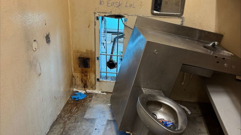 10 inmates, including several murder suspects, escape from New Orleans jail after breaching wall behind toilet, sheriff says | CNN