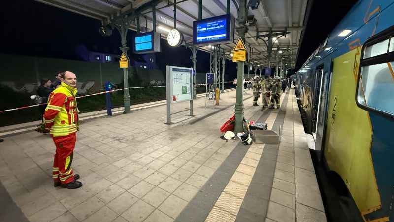 Пожарникарите в Германия трябваше да използват хидравлично оборудване за да