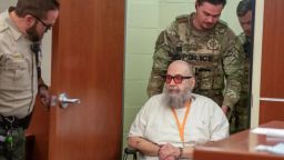 Ralph Leroy Menzies comparece en el Tribunal del Tercer Distrito para una audiencia de competencia en West Jordan, Utah, el 18 de noviembre de 2024.