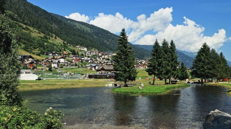Un grupo de pequeñas localidades, como Vermiglio en Val di Sole, pronto ofrecerá grandes incentivos para atraer nuevos residentes a una región montañosa del norte de Italia.