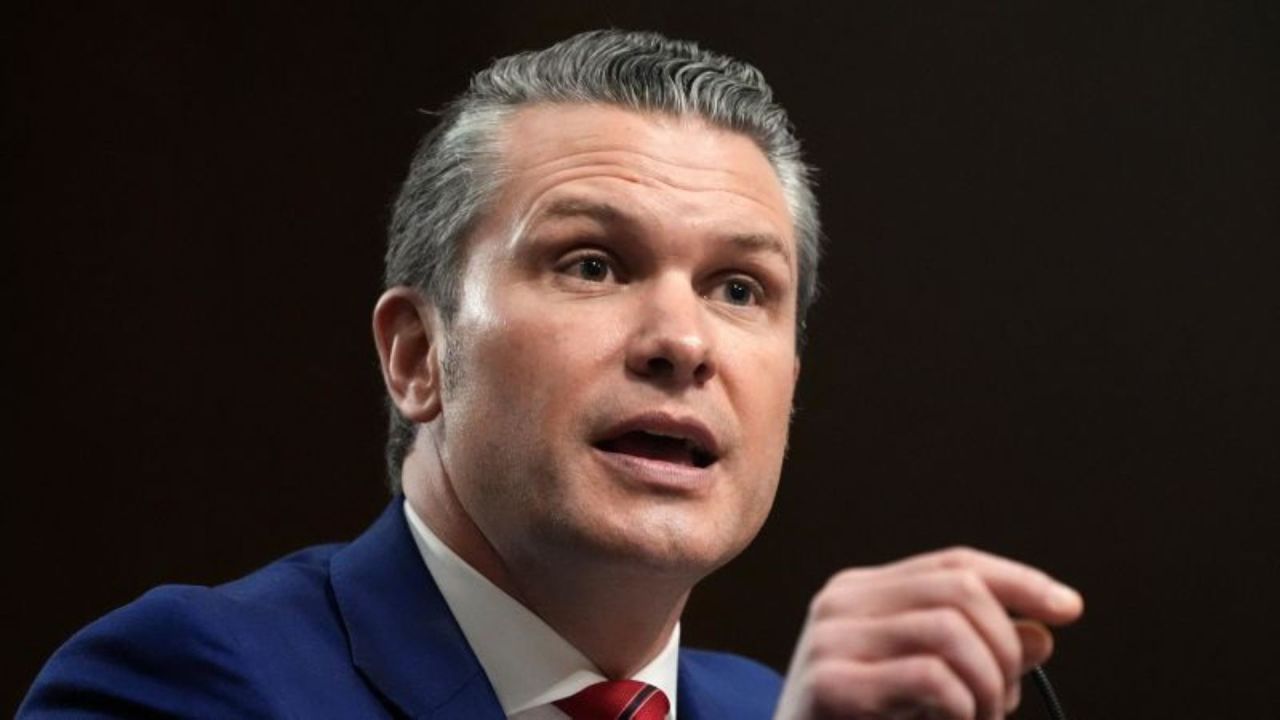 Pete Hegseth comparece ante el Comité de Servicios Armados del Senado para su audiencia de confirmación en el Capitolio de EE.UU. en Washington el 14 de enero de 2025.