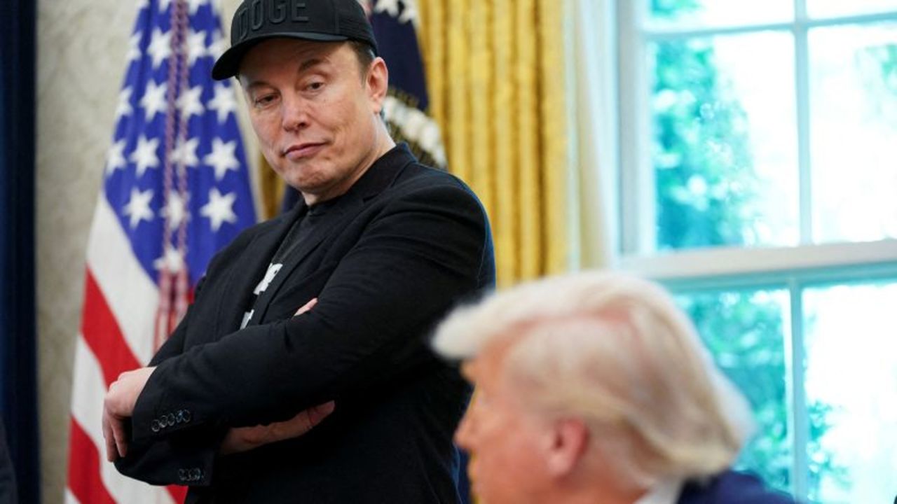 El presidente Donald Trump y Elon Musk asisten a una conferencia de prensa en la Oficina Oval el 30 de mayo.