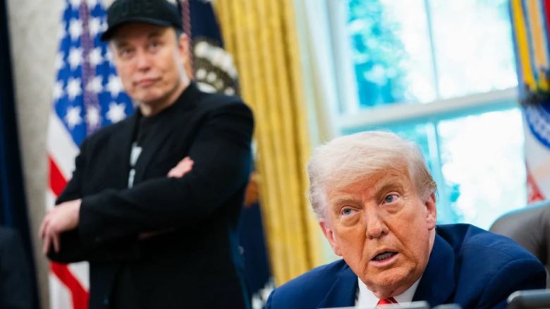 El presidente Donald Trump durante una aparición con Elon Musk en la Oficina Oval el 30 de mayo de 2025.