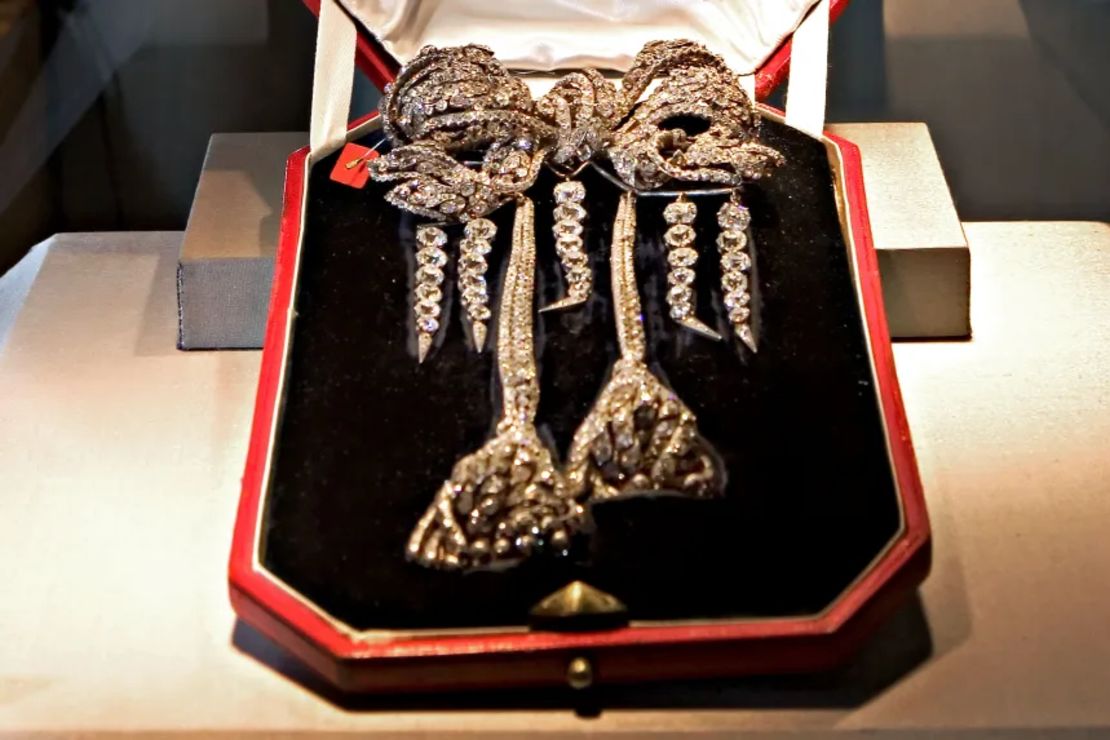 El broche de la Emperatriz Eugenia exhibido durante una vista previa para los medios de comunicación para una venta de Christie's en Nueva York, el 11 de abril de 2008.