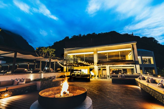 <strong>Silks Place Taroko:  </strong>This luxurious Taroko Gorge resort offers five-star comfort, cuisine and amenities like a spa with health and beauty treatments, indoor and outdoor swimming pools, morning yoga sessions and even a kids club.<strong> </strong>