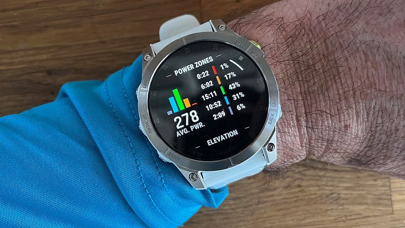 Apple watch series 4 sales vs garmin fenix 5 plus