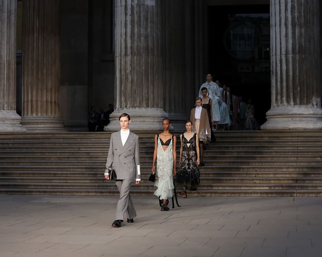 Erdem Moralıoğlu’s new designs blended hyper-feminine dress codes, such as lace slip dresses, with sharp Savile Row suiting.