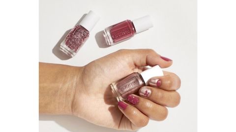 essie-holiday-set-productcard-cnnu.jpg