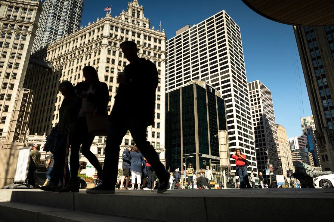 Estados Unidos obtuvo su puesto más bajo hasta la fecha en el Informe Mundial de la Felicidad de este año. Aquí se muestra la Magnificent Mile de Chicago.