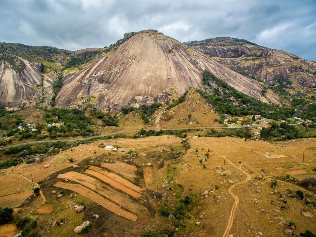 La roca Sibebe de Eswatini es el plutón de granito expuesto más grande del mundo.