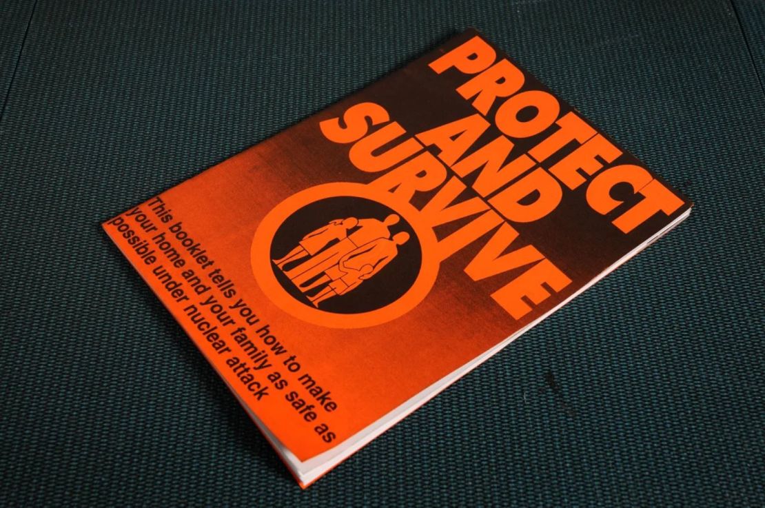 Los folletos "Protect and Survive" ofrecían consejos a la población británica sobre cómo sobrevivir a un ataque nuclear durante la Guerra Fría.