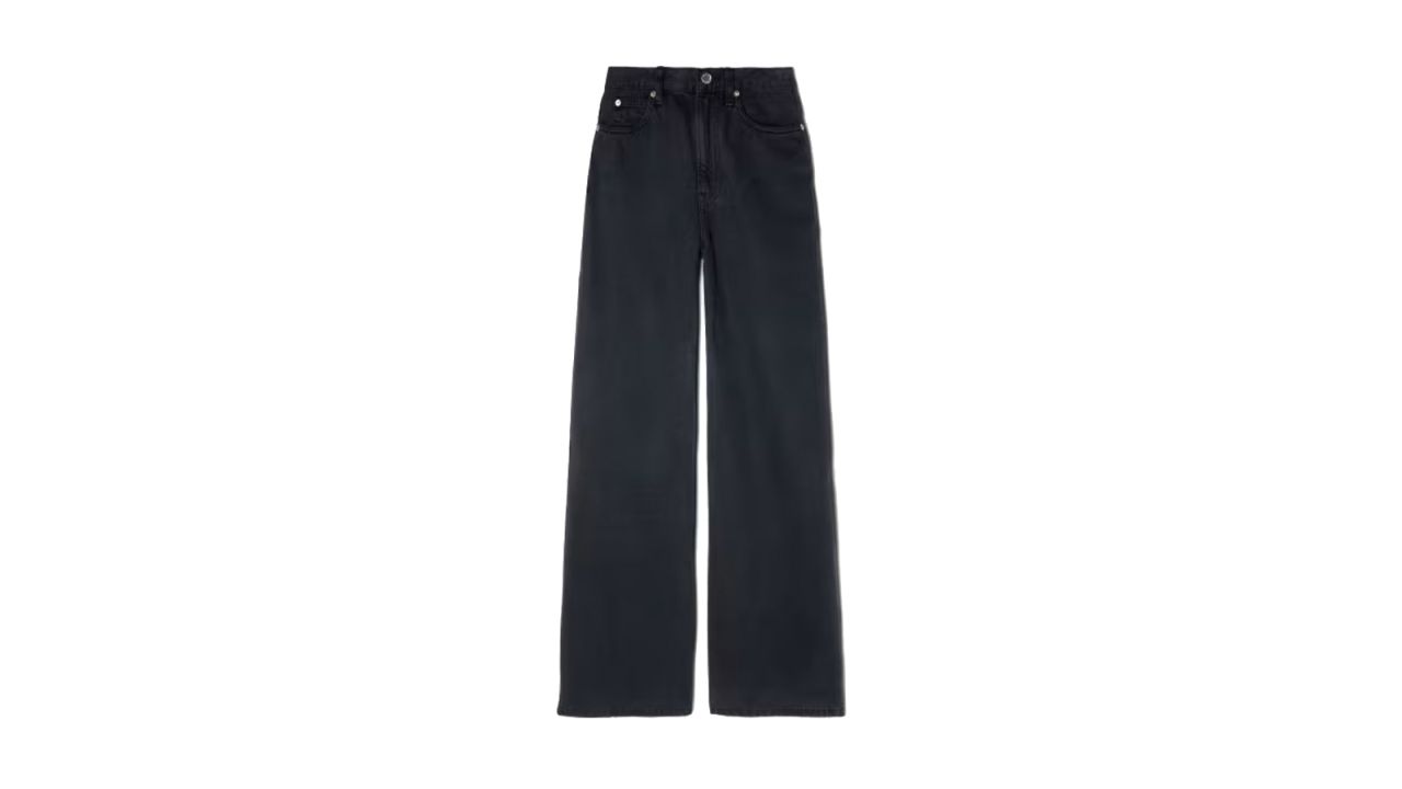 Everlane The Baggy Jean in ink wash.