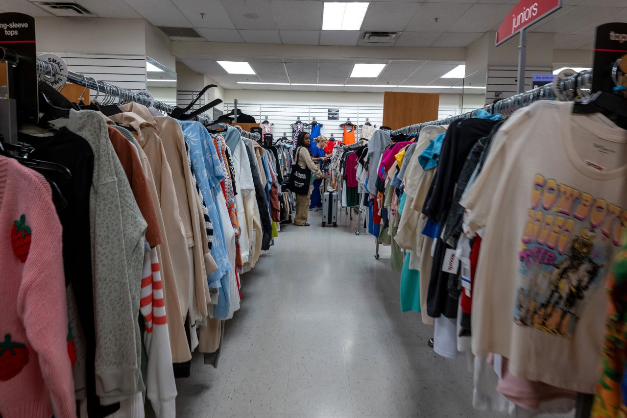 People shop in a Manhattan store on July 5 in New York City. 