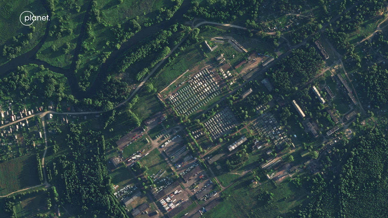 New Wagner camp in Belarus filled with vehicles as convoys continue to arrive near Asipovichy, Belarus.