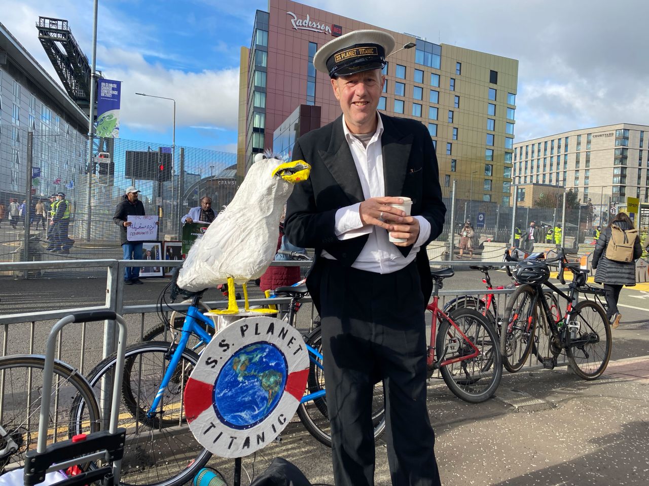 Speaking seagulls for protest