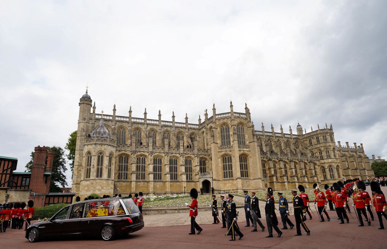 The State Hearse carries the coffin of?Queen?Elizabeth II through Windsor Castle to a Committal Service at St George's Chapel.