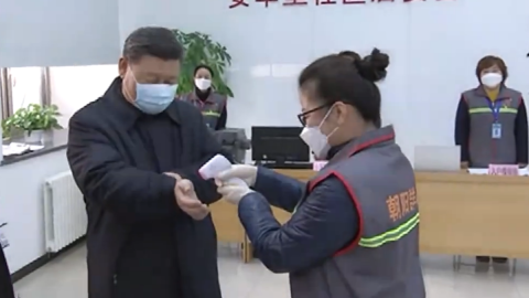 Chinese President Xi Jinping inspects efforts to contain the Wuhan coronavirus in Beijing on February 10, 2020.