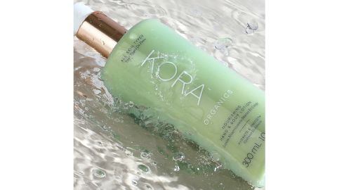 Loción nutritiva para manos y cuerpo de Kora Organics
