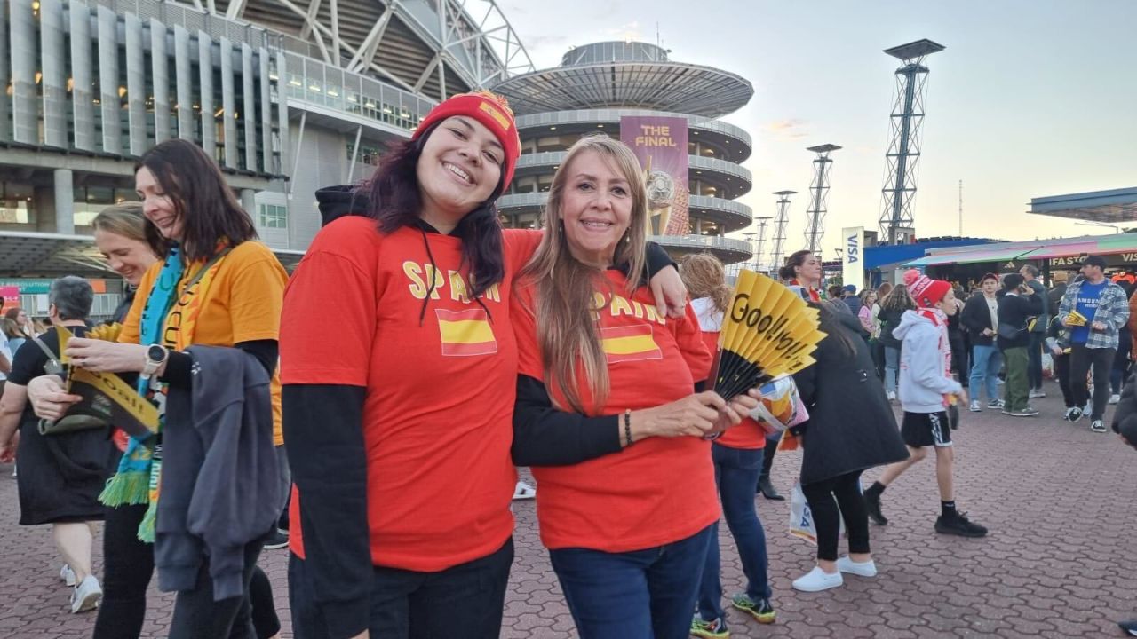 Enya Dávila and Yvonne Alcalá are out for La Roja.