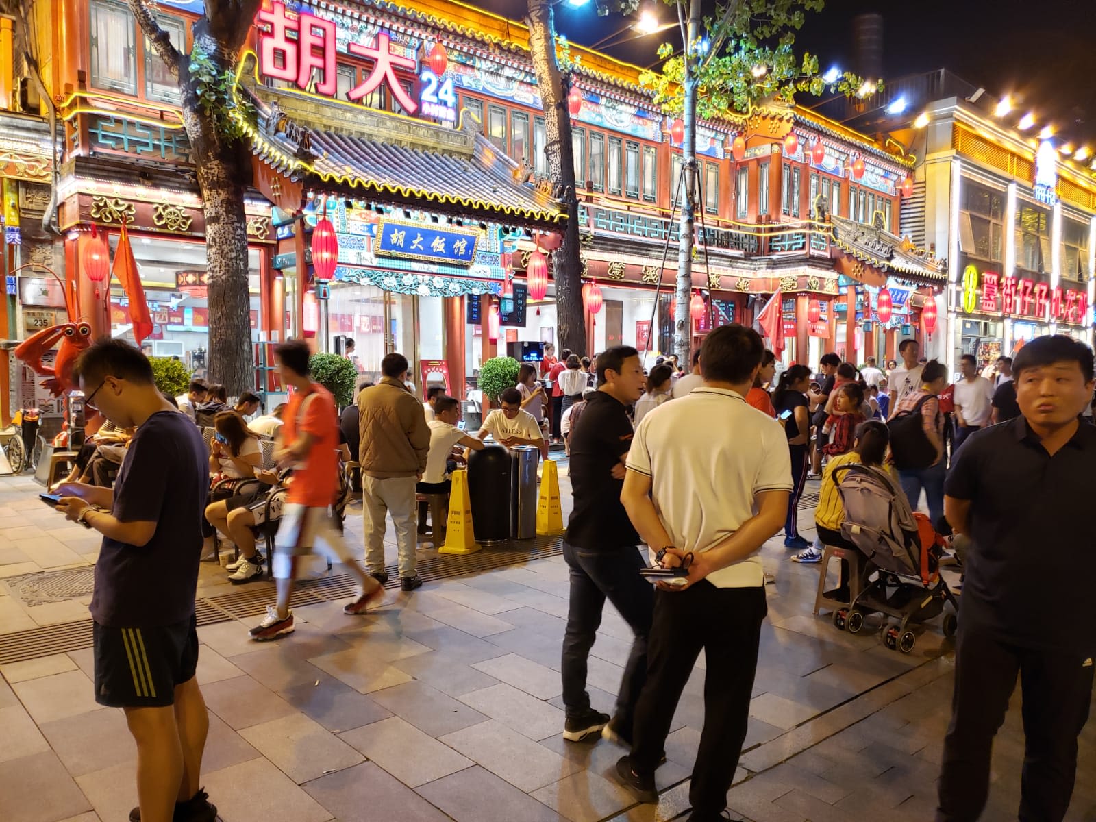 An Undercover Look at the Billion-Dollar Fake Goods Market of Chinatown
