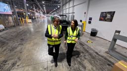 CNN's Gabriela Frías speaks with Luiz Vasconcelos, president of FedEx Latin America about global logistics.