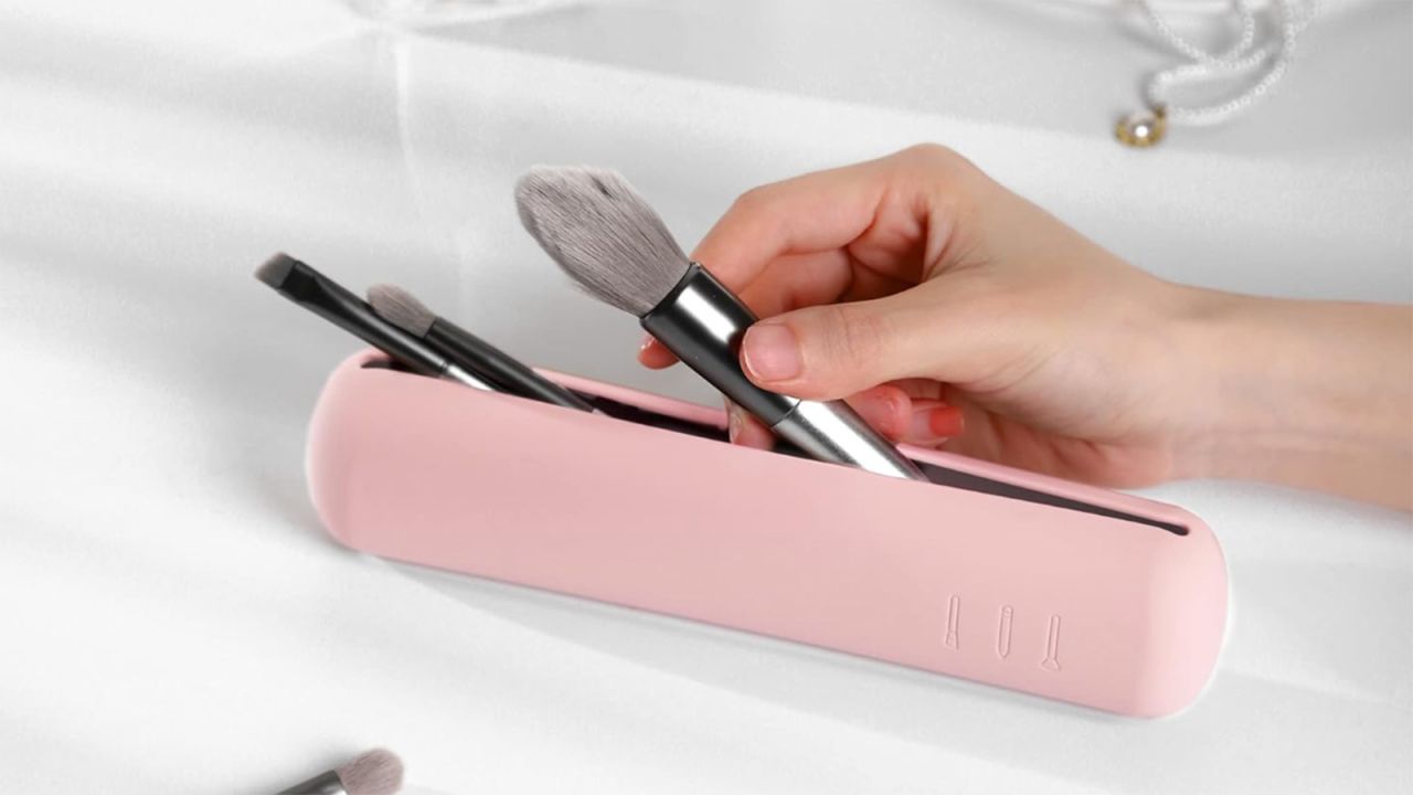 brush holder.jpg