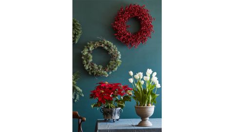 Festive Pre Lit Red Berry Wreath