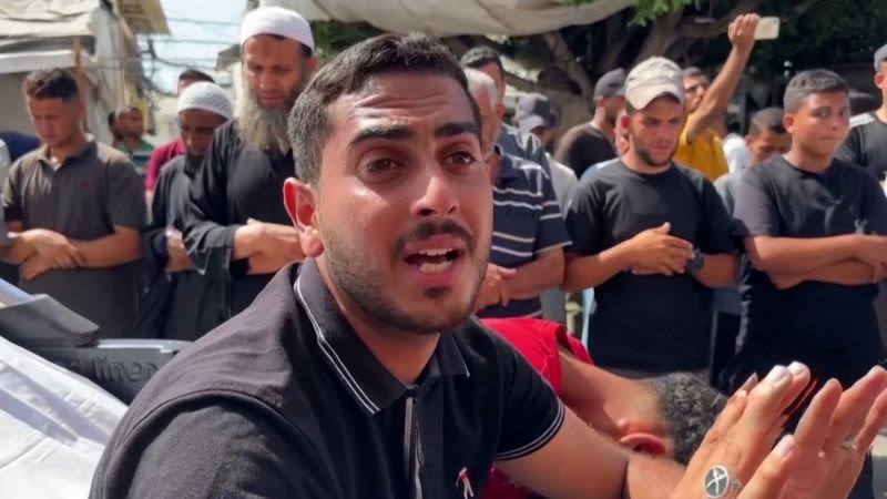 “No sé qué cuerpo pertenece a quién”: escucha a un testigo de los ataques en Gaza