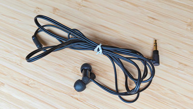 Best wired earphones online under 20