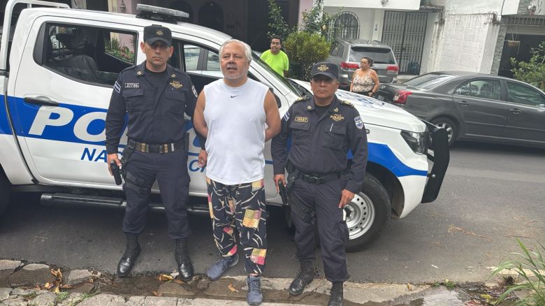 Arrestan al abogado constitucionalista Enrique Anaya Barraza