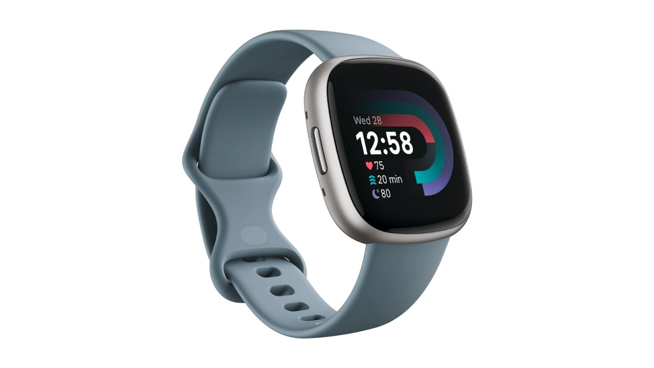 Fitbit Versa 4 cnnu.jpg