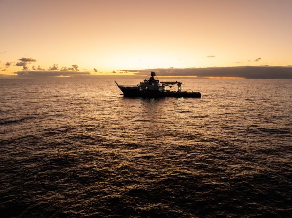 Oceanographic research vessel Falkor (too) in the South Pacific, sailing above the Nazca Ridge, an underwater seamount chain off the coast of Chile.