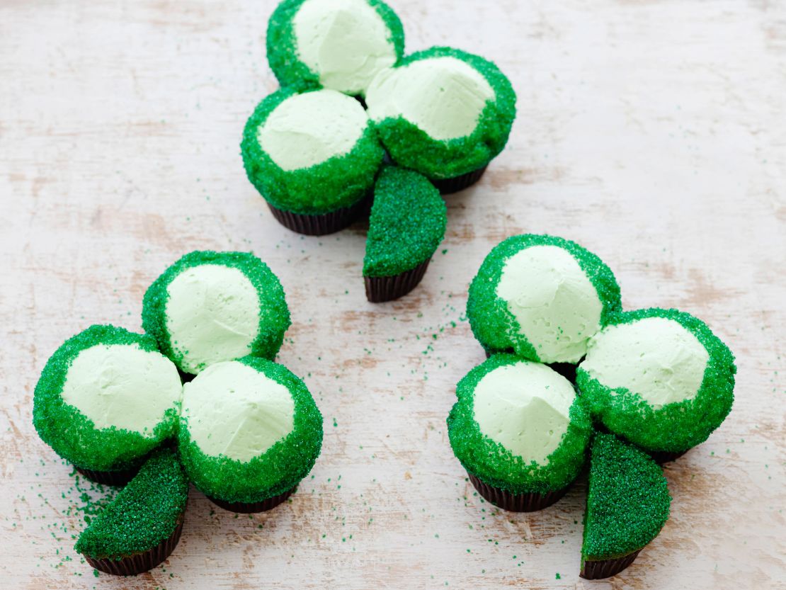 FN_St-Patricks-Day-Green-Velvet-Cupcake-Shamrocks_s4x3.jpg