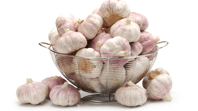 FN_stock-store-garlic-Getty-Images_s6x4.jpeg
