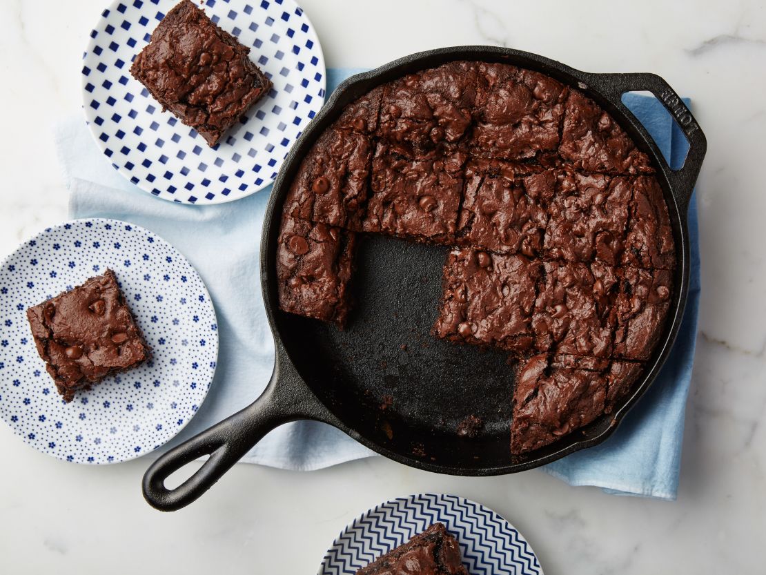 FNK_Chocolate-Chocolate-Chip-Skillet-Cookie-Slice_s4x3.jpg