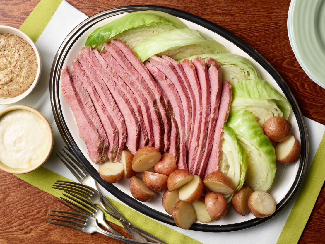 FNK_Corned-Beef-And-Cabbage_H_s4x3.jpg