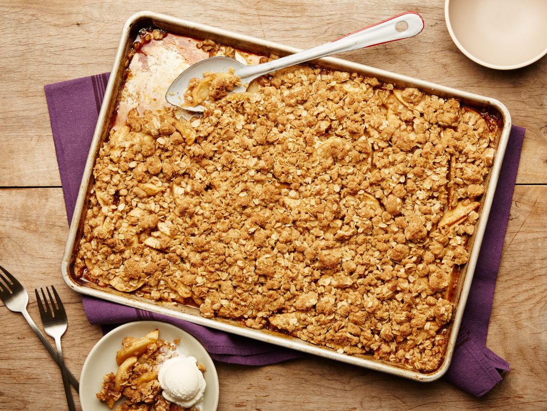 FNK_Crumble-Lovers-Sheet-Apple-Crumble_s4x3.jpg