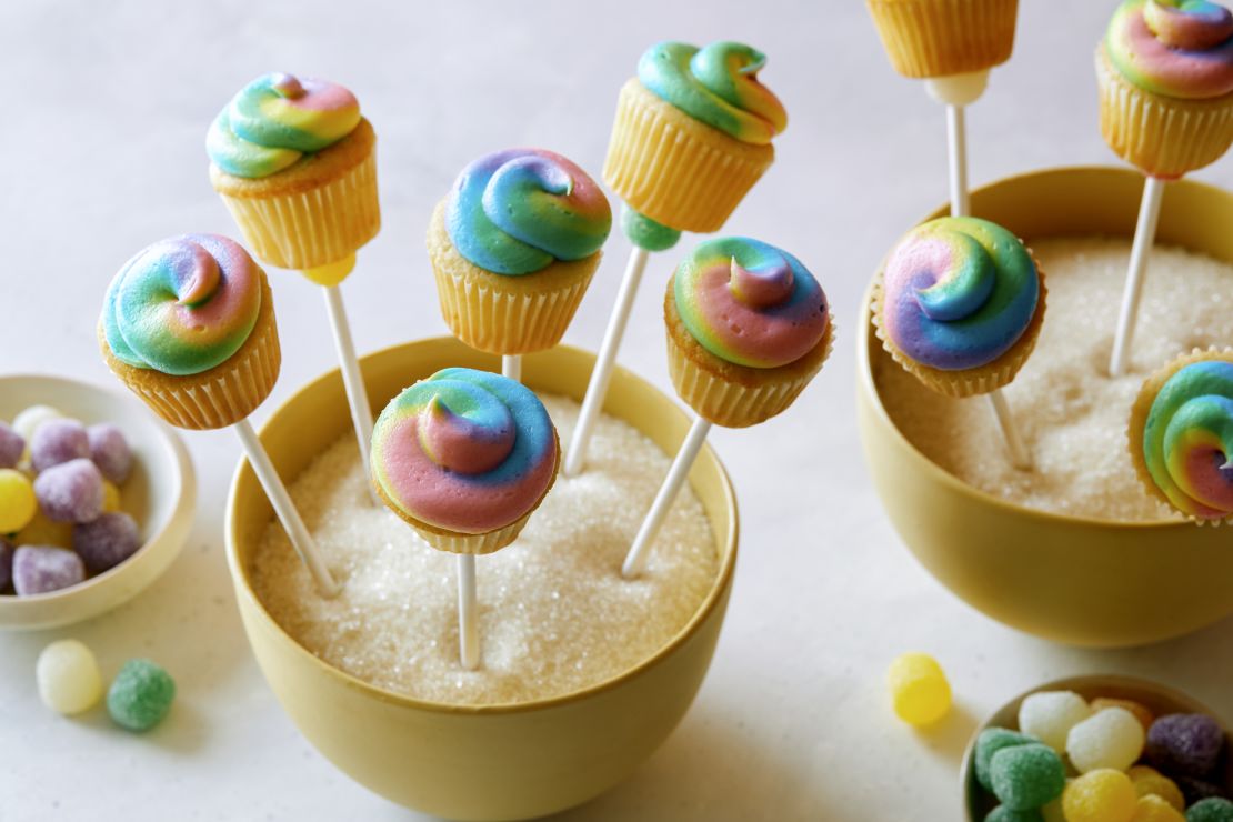 FNK_Cupcake-Lollipops_H1.jpg