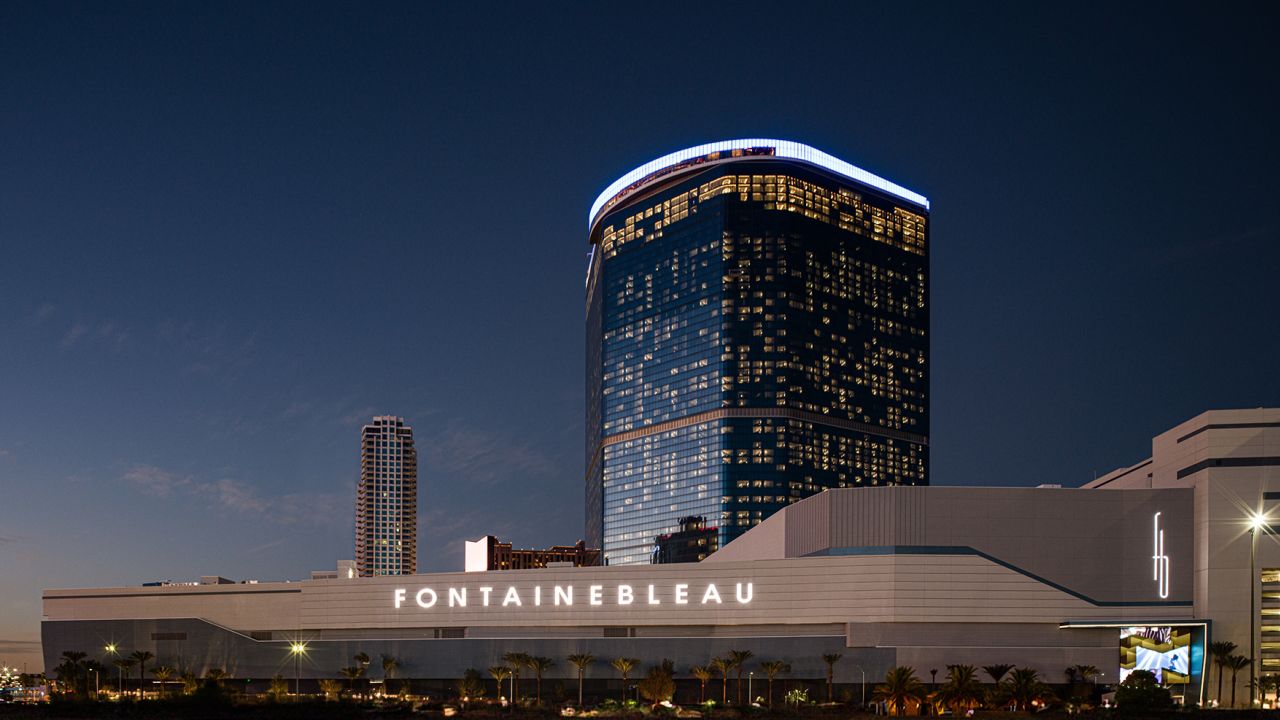 Fontainebleau-Las-Vegas_Exterior©DREX-Agency_Mark-Mediana-1v2.jpg
